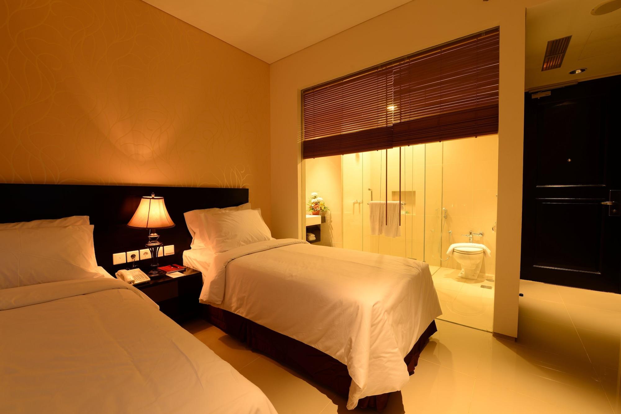 Emilia Hotel By Amazing - Palembang Extérieur photo