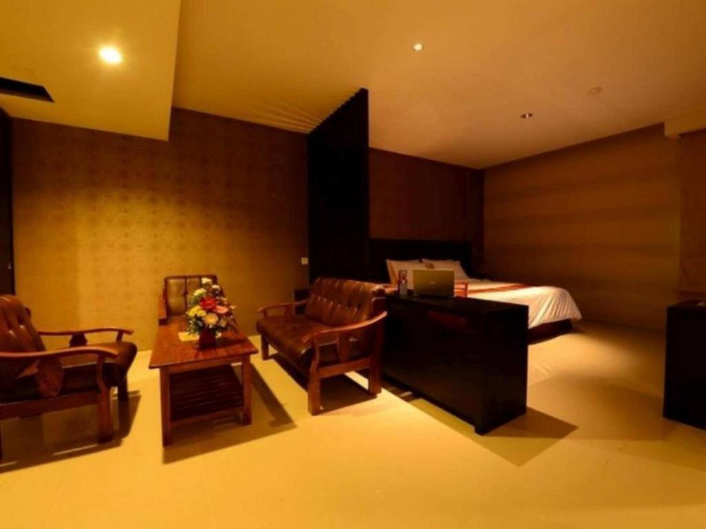 Emilia Hotel By Amazing - Palembang Extérieur photo