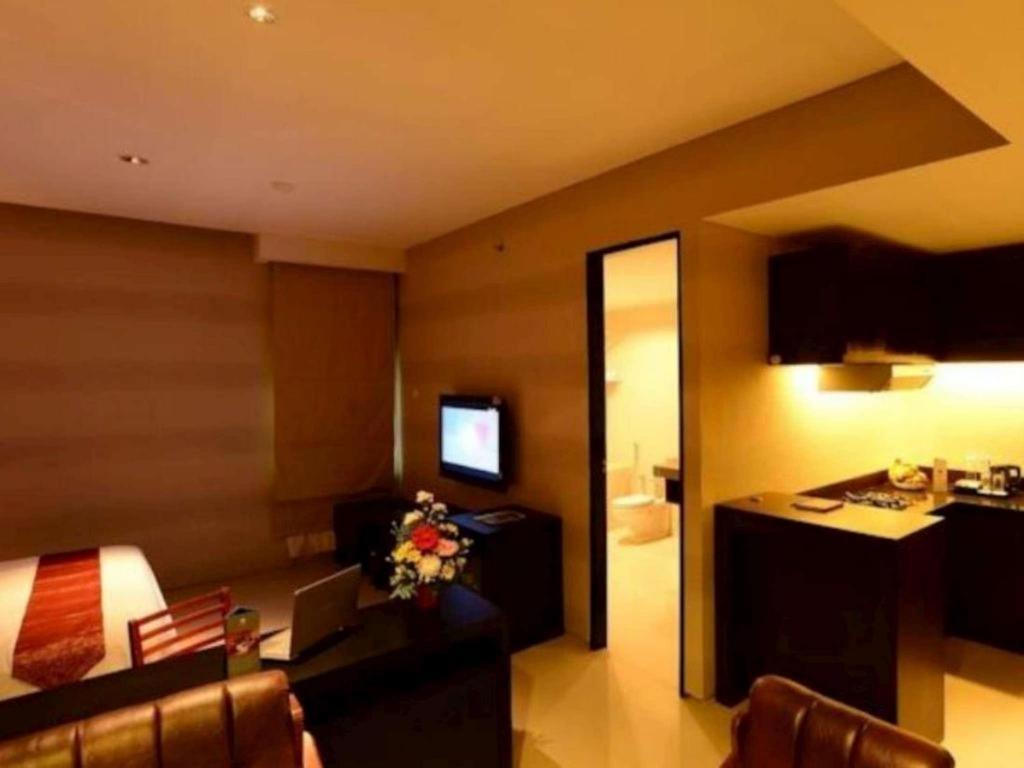 Emilia Hotel By Amazing - Palembang Extérieur photo