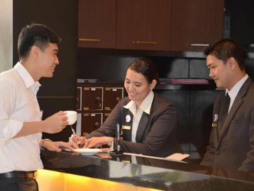 Emilia Hotel By Amazing - Palembang Extérieur photo