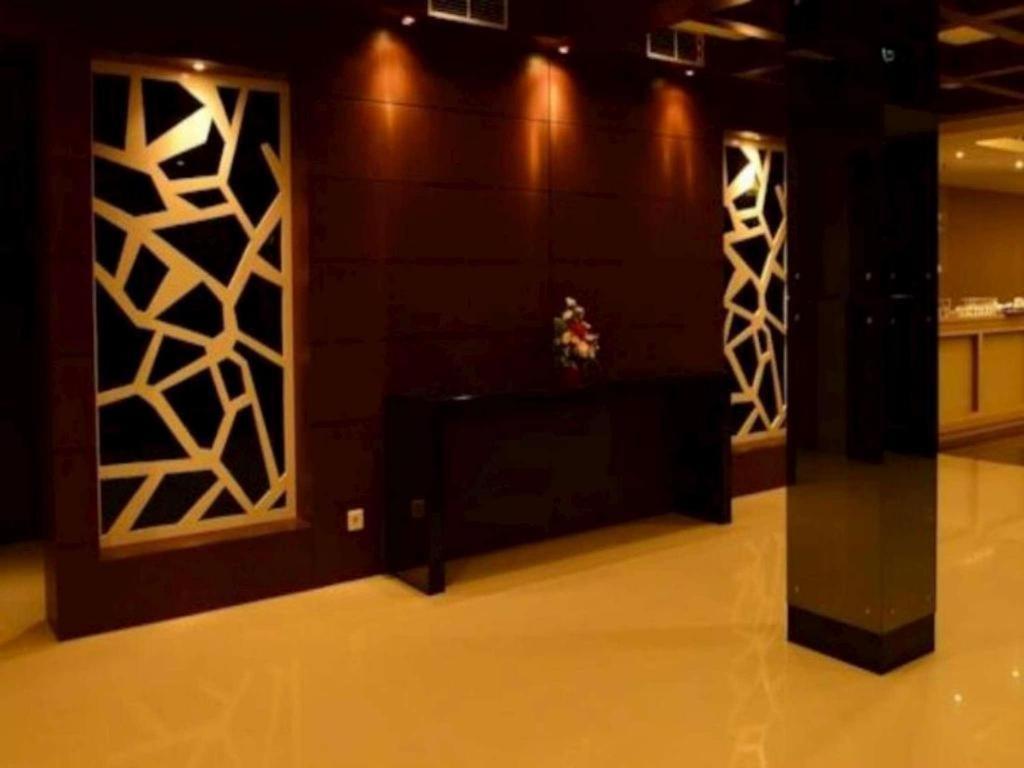 Emilia Hotel By Amazing - Palembang Extérieur photo