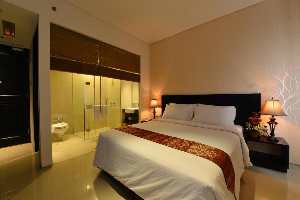 Emilia Hotel By Amazing - Palembang Chambre photo