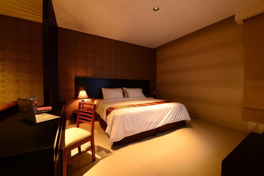 Emilia Hotel By Amazing - Palembang Extérieur photo
